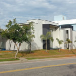Casa à venda ou para alugar com 5 quartos, sendo 3 suítes, no condomínio Figueira Garden, Atibaia - SP