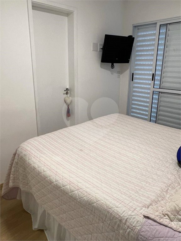 Casa à venda com 2 suítes no condomínio Jd. Avelino II, São Paulo - SP