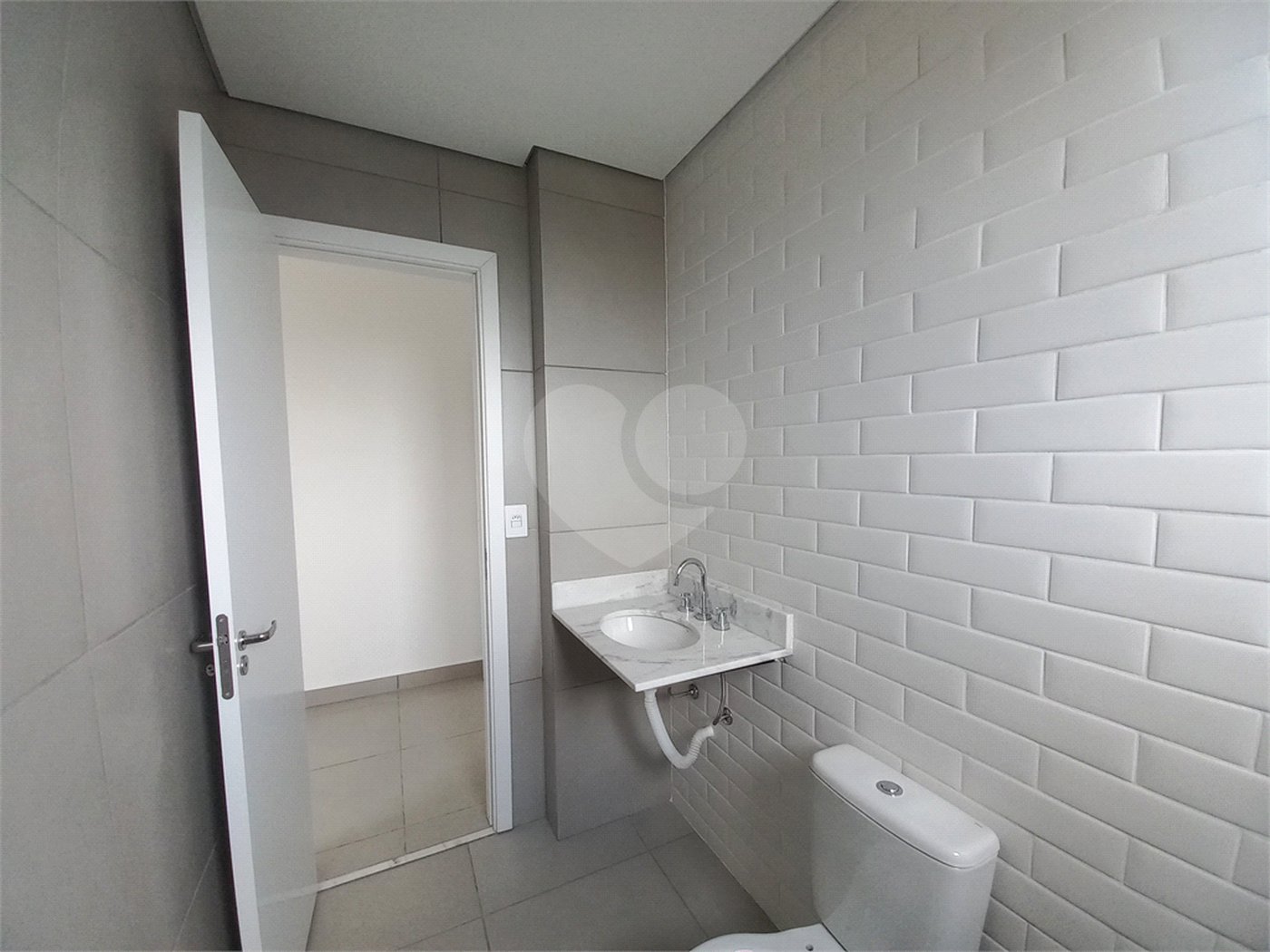 Apartamento à venda com 2 quartos, sendo 1 suíte,  em Além Ponte, Sorocaba, SP
