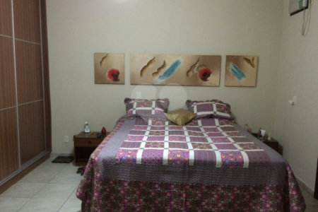 Sobrado à venda com 5 quartos, sendo 4 suítes,  em Vila Mazzei, São Paulo, SP