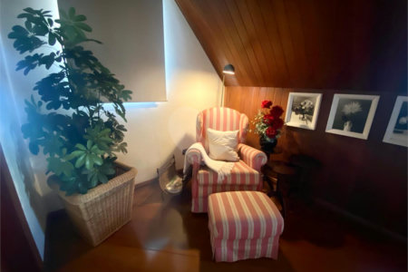 Casa à venda com 4 quartos, sendo 3 suítes, em Jardim Maia, Guarulhos, SP