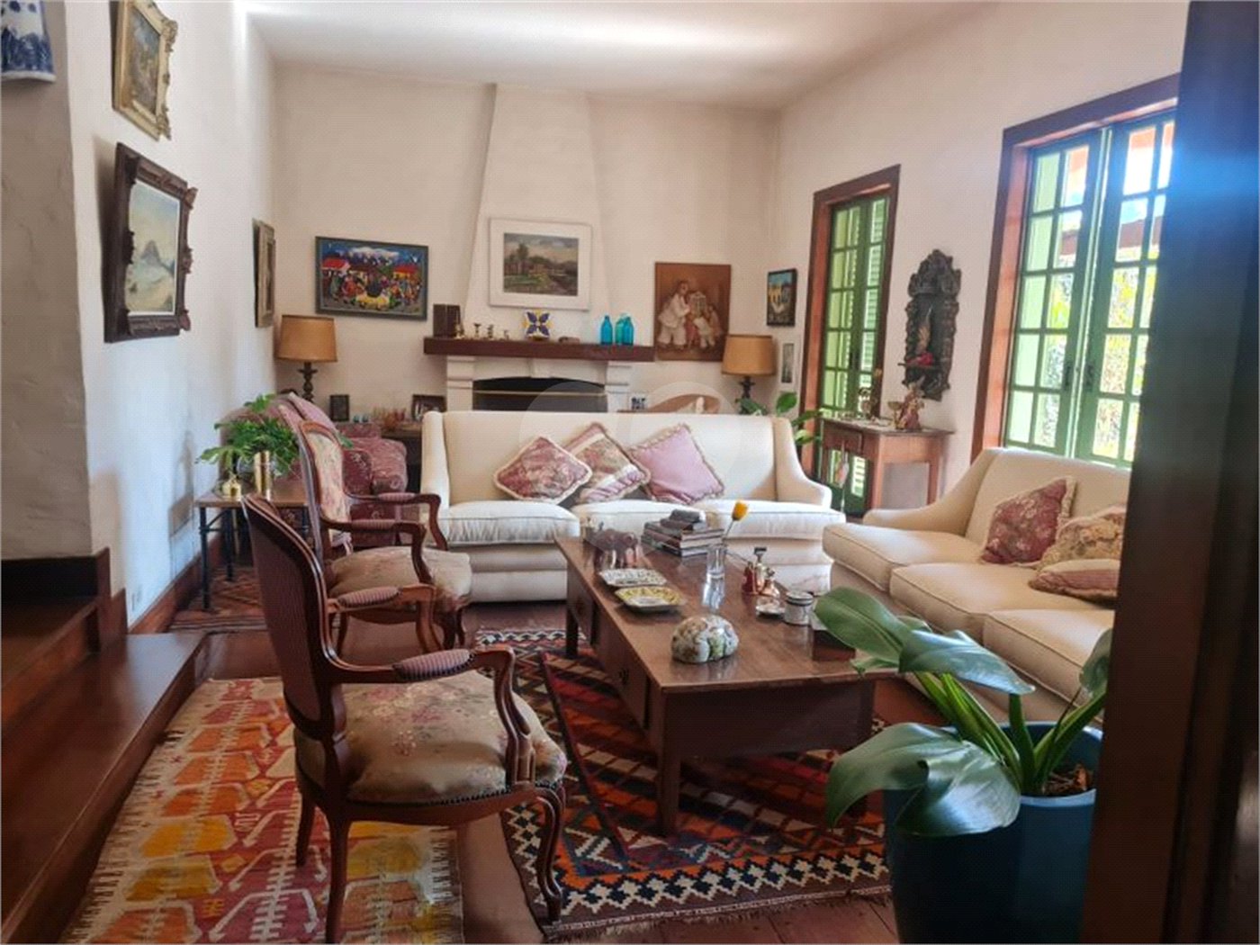 Casa à venda com 5 quartos, sendo 2 suítes,  em Jardim Morumbi, São Paulo, SP