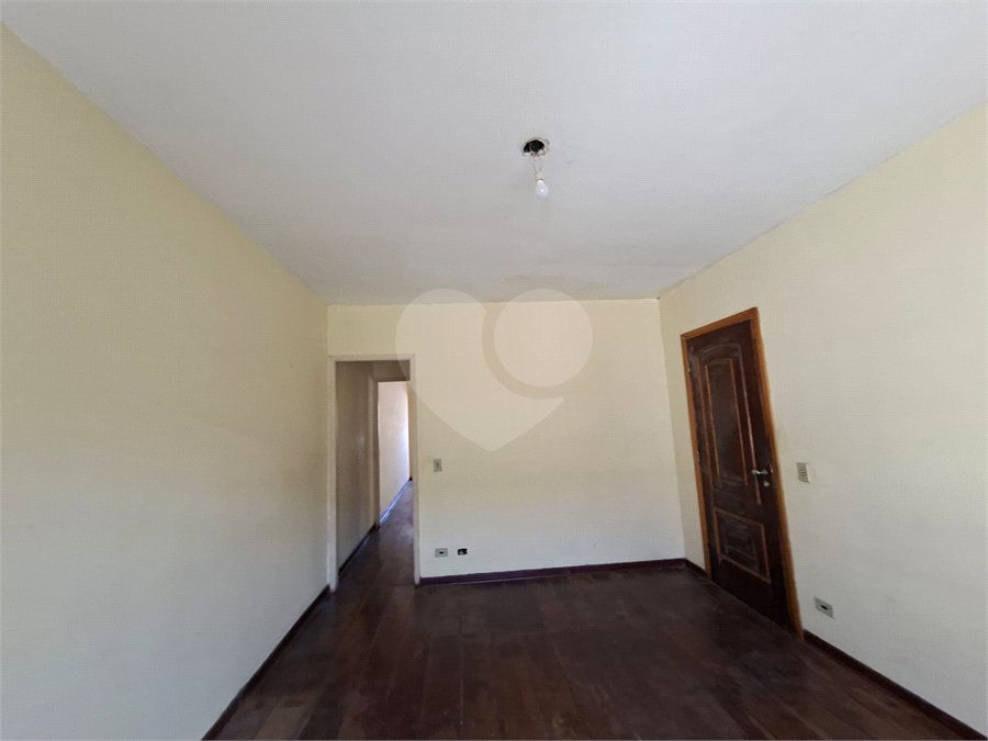Sobrado à venda com 3 quartos, sendo 1 suíte,  em Jardim Esmeralda, São Paulo, SP