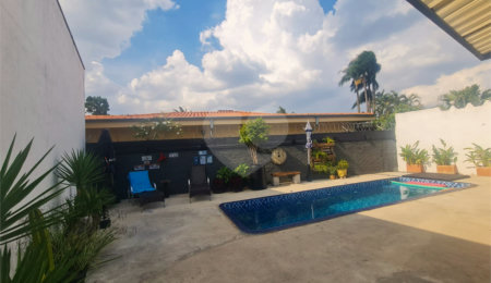 Casa à venda com 3 quartos, sendo 1 suíte, em Interlagos, São Paulo, SP