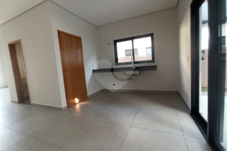 Casa à venda com 3 quartos, sendo 1 suíte, no condomínio Buona Vita, Atibaia - SP