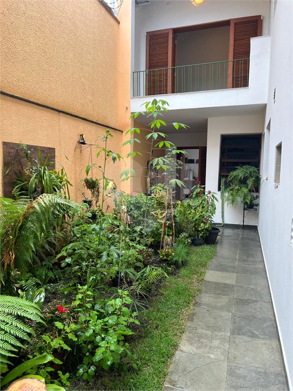 Casa à venda com 3 quartos, sendo 1 suíte, em Vila Mariana, São Paulo, SP