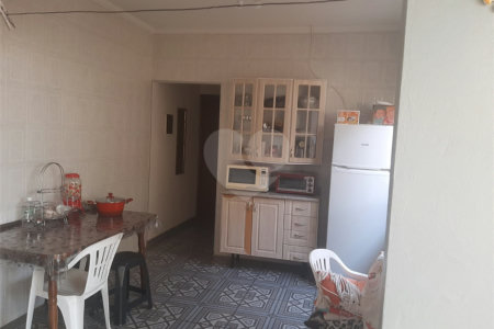 Bela casa com boa localização no bairro Portal do Sol