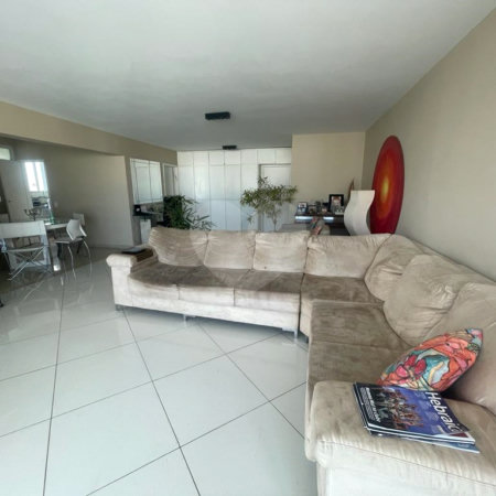 Apartamento à venda com 3 quartos, sendo 1 suíte, em Cerqueira César, São Paulo, SP