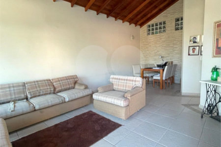 Casa à venda com 3 quartos, sendo 1 suíte, em Recreio Maristela, Atibaia, SP
