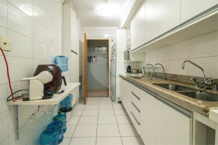 Apartamento à venda com 4 quartos, sendo 2 suítes, em Jardim Prudência, São Paulo, SP