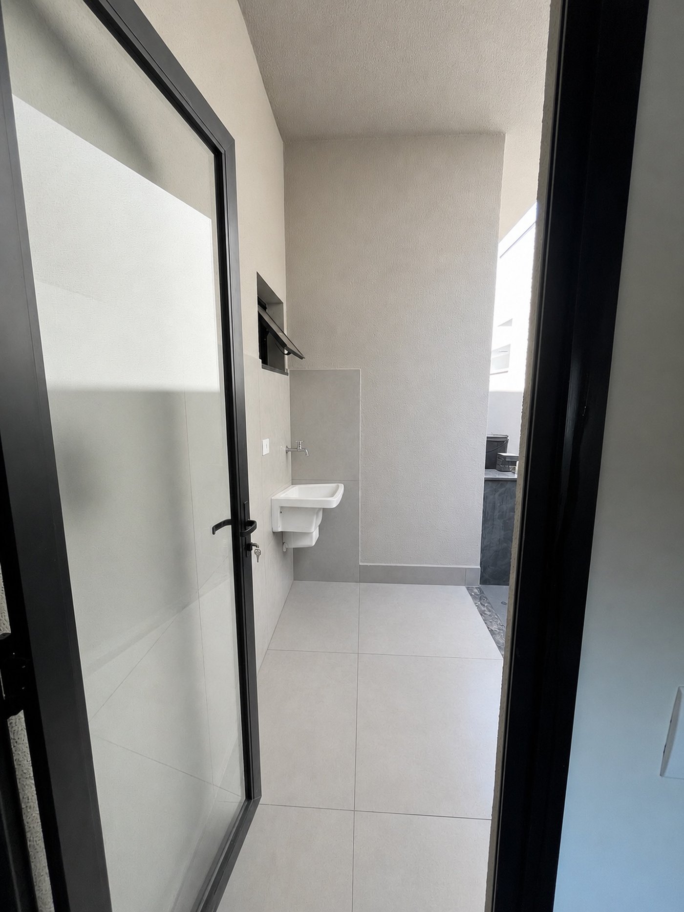 Casa à venda com 3 quartos, sendo 1 suíte,  em Parque Residencial Quinta da Lagoa, Três Lagoas, MS