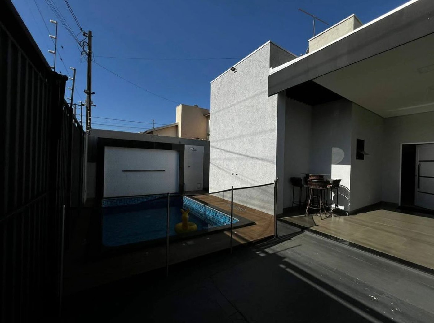 Casa à venda com 2 quartos, sendo 1 suíte,  em Três Lagoas, MS