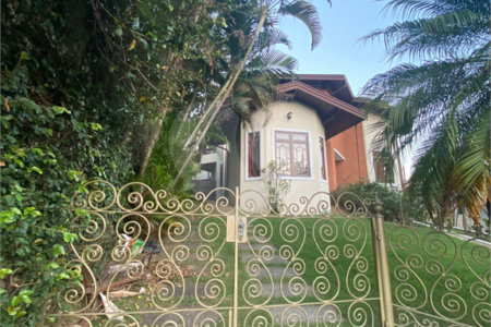 Casa à venda com 3 quartos, sendo 4 suítes,  no condomínio Estância Marambaia, Vinhedo - SP