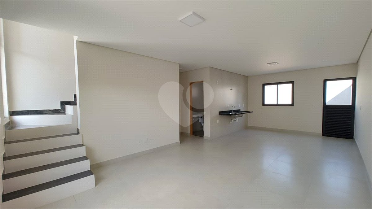 Casa de Vila à venda com 3 quartos, sendo 1 suíte,  em Éden, Sorocaba, SP