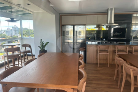 Apartamento à venda ou para alugar com 2 suítes em Itacorubi, Florianópolis, SC