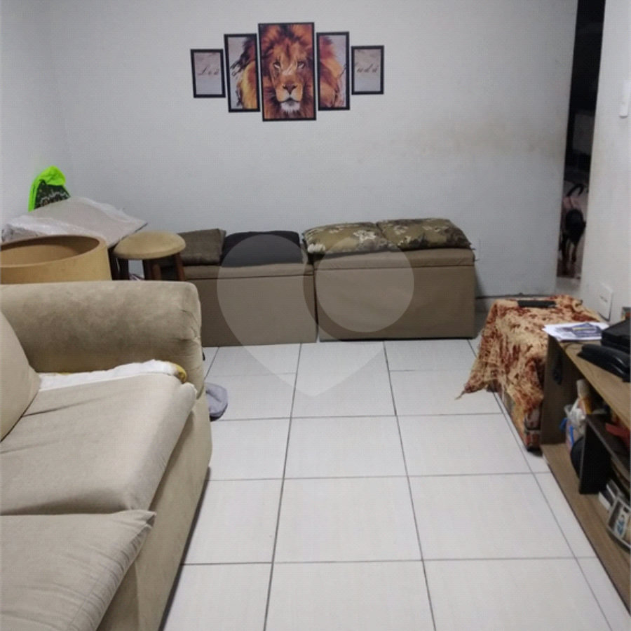 Casa à venda com 3 quartos, sendo 1 suíte, em Jardim Cris, São Paulo, SP