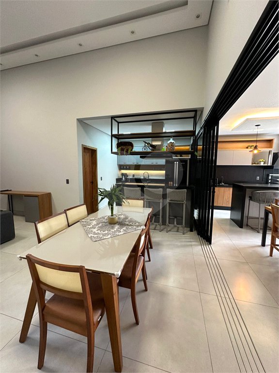Casa à venda com 3 quartos, sendo 1 suíte, no condomínio Residencial Evidências, Indaiatuba - SP