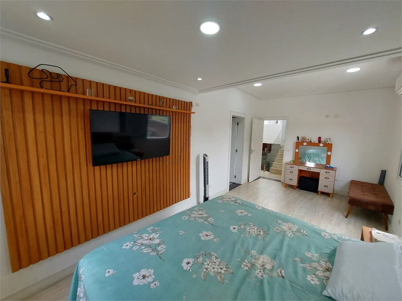 Casa à venda ou para alugar com 4 suítes em Lapa, São Paulo, SP