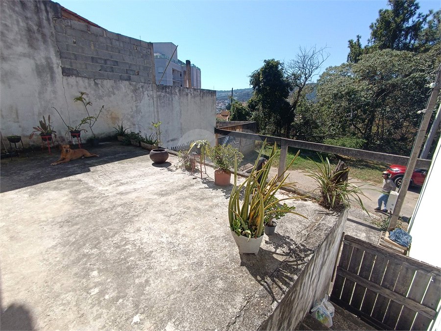 Sobrado à venda com 4 quartos em Jardim Esther, São Roque, SP