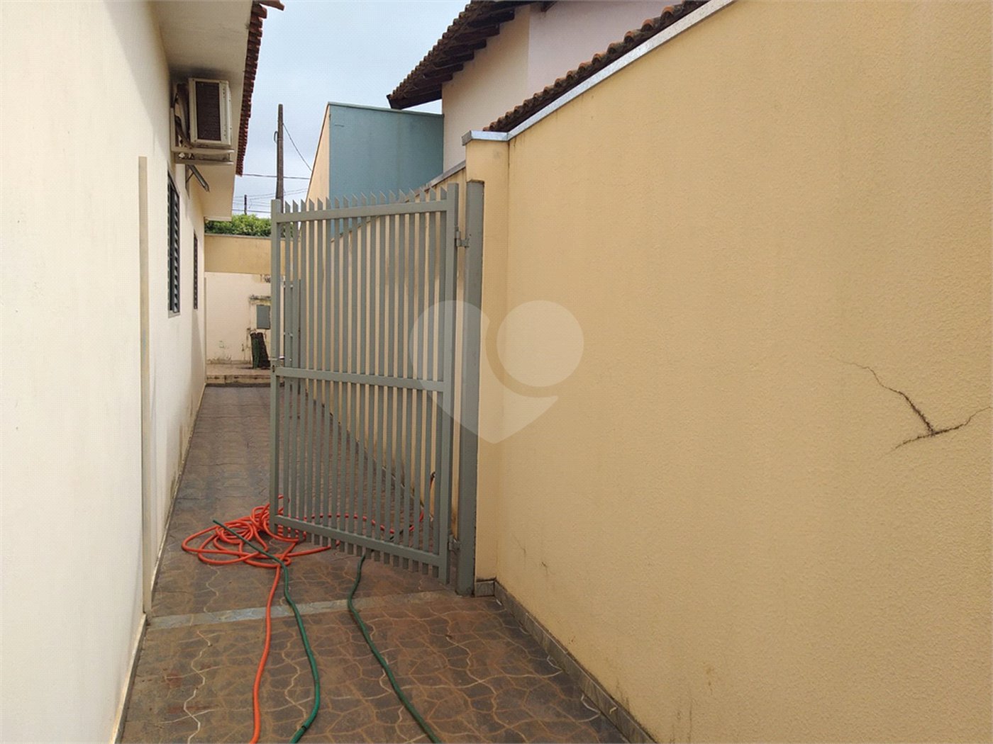 Casa à venda com 3 quartos, sendo 2 suítes, em Jardim das Estações (vila Xavier), Araraquara, SP