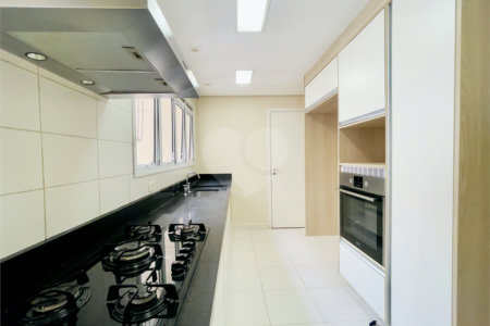 Apartamento à venda com 3 quartos, sendo 4 suítes,  no Centro, São Bernardo do Campo, SP