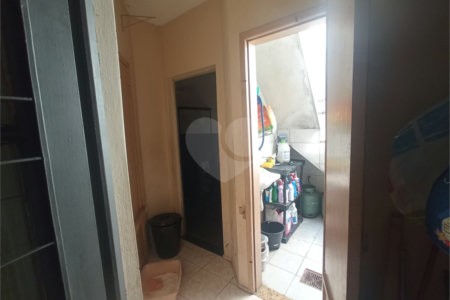 Casa com 60m², 2 dormitórios, 2 vagas, à venda na Vila Fachini