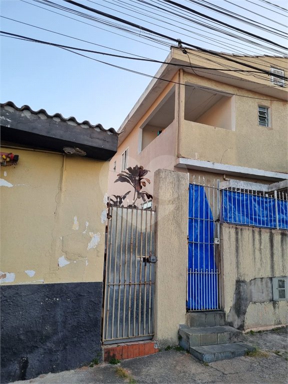 Sobrado à venda com 3 quartos em Vila Basileia, São Paulo, SP