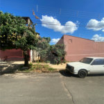 Terreno plano, no bairro Parque Sisi, com 125,00 m² de área.