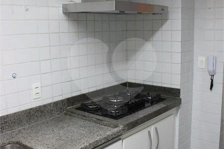 Apartamento de 3 Suítes com Vista Definitiva e Sol da Manhã no Condomínio Club House - Parque do Prado