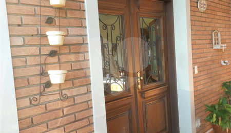 Casa Térrea à venda com 4 quartos, sendo 2 suítes,  em Vila Esperia ou Giglio, Atibaia, SP
