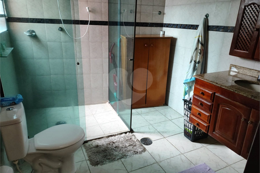 Sobrado à venda com 4 quartos, sendo 1 suíte,  em Saúde, São Paulo, SP