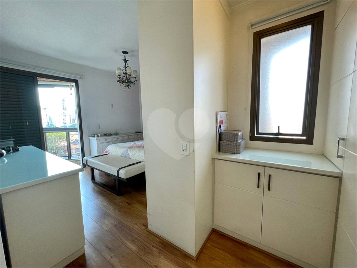 Apartamento à venda com 4 quartos, sendo 3 suítes, em Campo Belo, São Paulo, SP