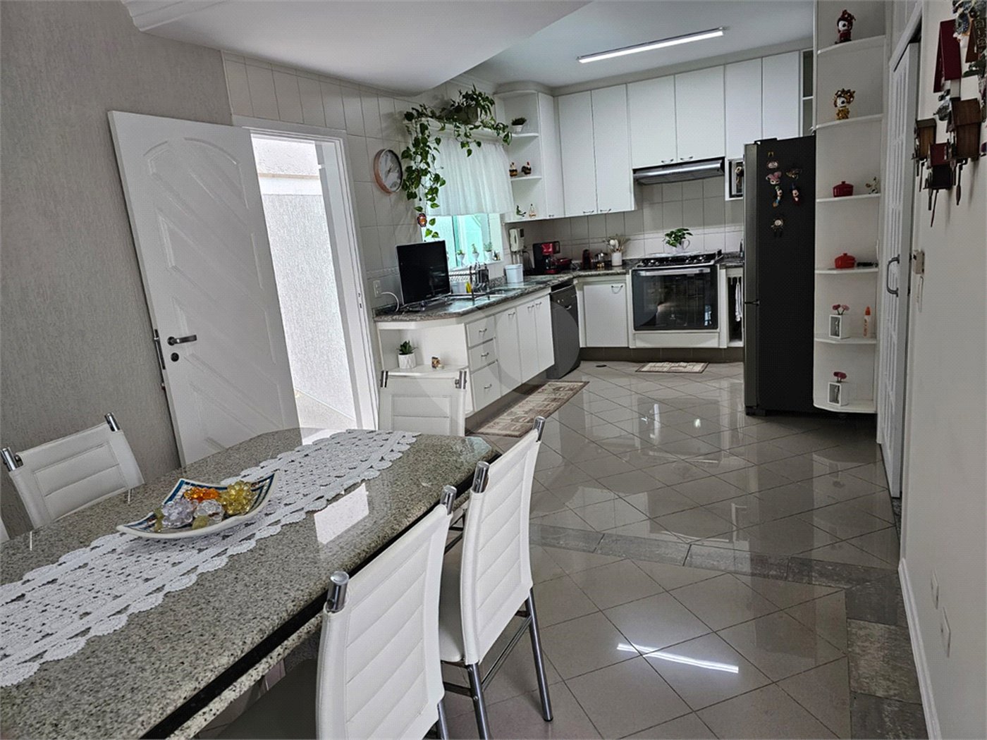 Sobrado à venda com 5 quartos, sendo 4 suítes,  em Tucuruvi, São Paulo, SP