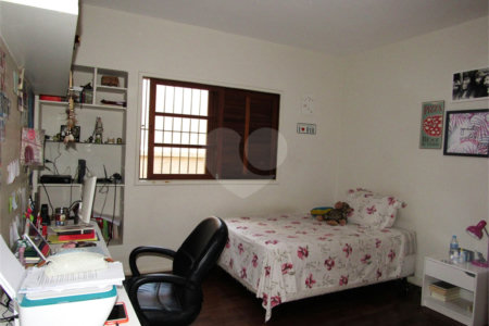 Casa Térrea à venda com 3 quartos, sendo 1 suíte, em Chácara Flora, São Paulo, SP