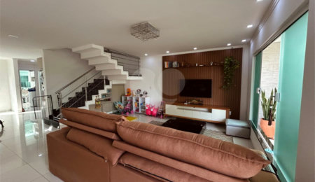 Duplex à venda com 1 quarto, sendo 3 suítes,  em Taperapuan, Porto Seguro, BA