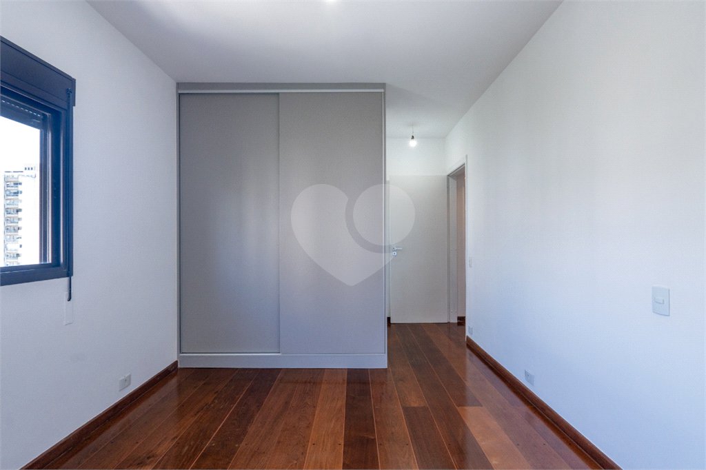Apartamento à venda com 4 quartos, sendo 3 suítes, em Campo Belo, São Paulo, SP