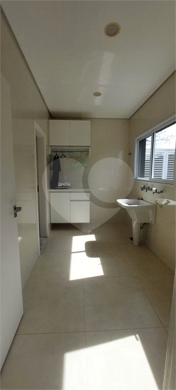 Casa à venda com 3 suítes no condomínio Figueira Garden, Atibaia - SP