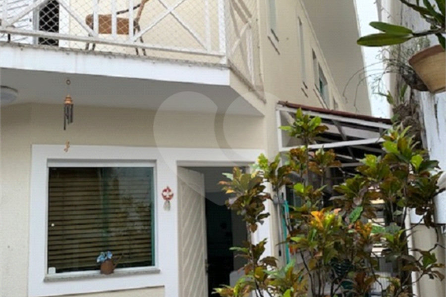 Sobrado à venda com 3 quartos, sendo 1 suíte, em Tremembé, São Paulo, SP