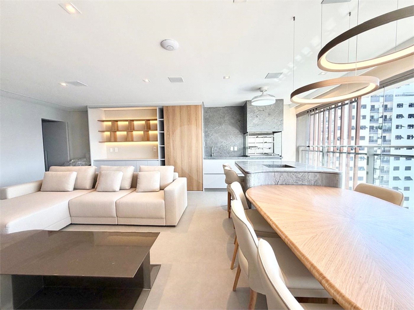 Apartamento à venda com 3 suítes em Campo Belo, São Paulo, SP