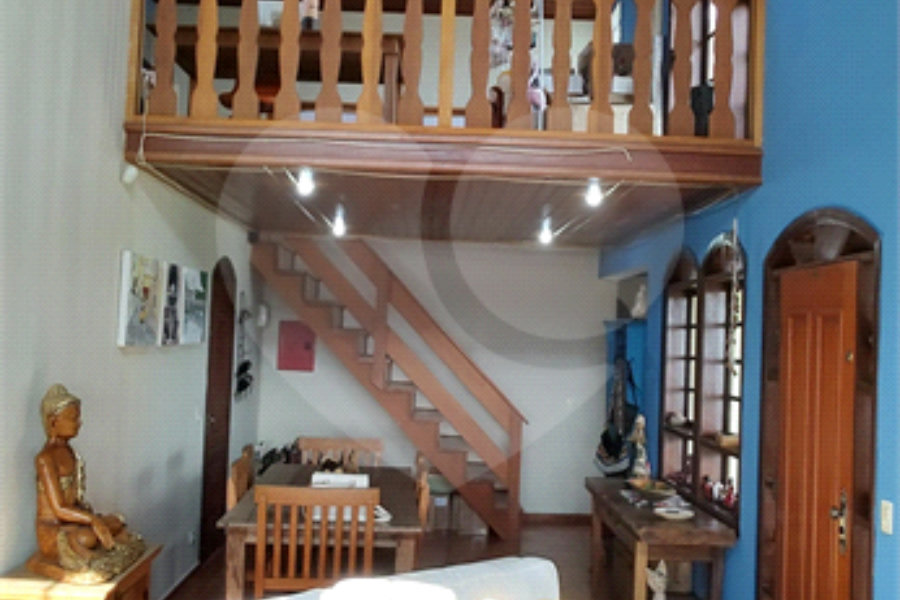 Casa à venda com 3 quartos, sendo 1 suíte, no Centro, Extrema, MG