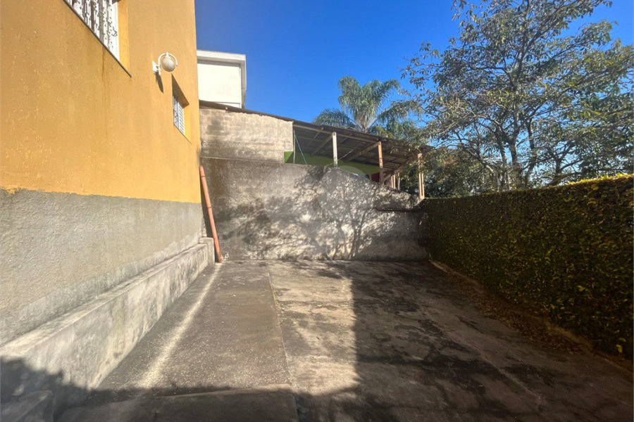 Sobrado à venda com 7 quartos, sendo 1 suíte, em Tremembé, São Paulo, SP