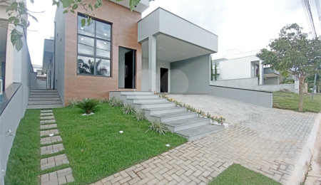 Casa à venda com 3 suítes no condomínio Vita Verdi, Valinhos - SP