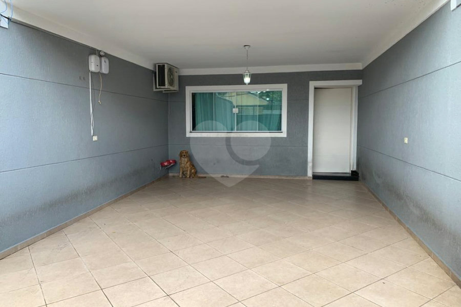 Sobrado à venda com 3 suítes em Vila Nivi, São Paulo, SP