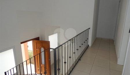 Casa à venda com 3 suítes no condomínio Recanto dos Paturis, Vinhedo - SP