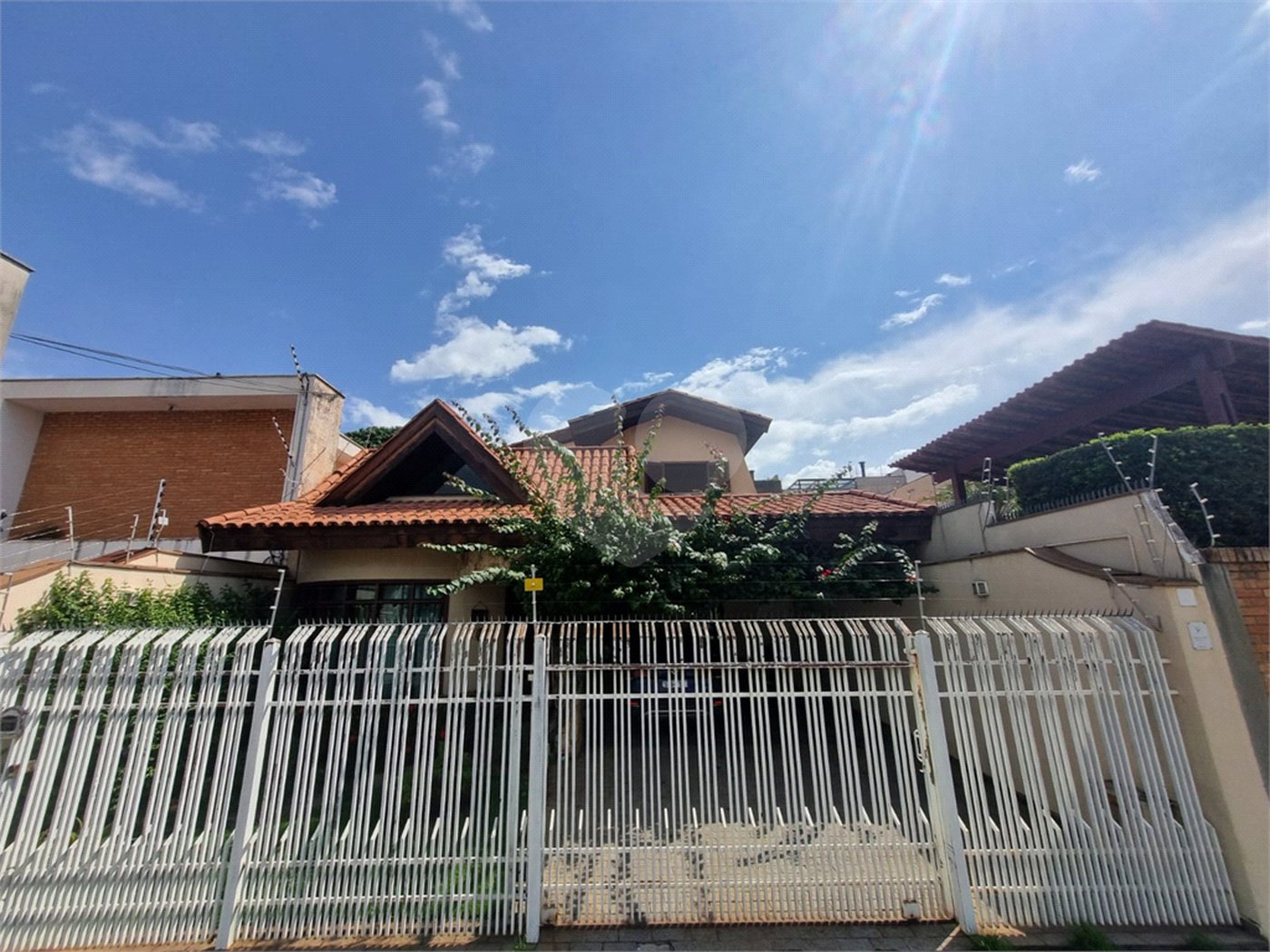 Sobrado à venda com 3 quartos, sendo 1 suíte,  em Vila Trujillo, Sorocaba, SP