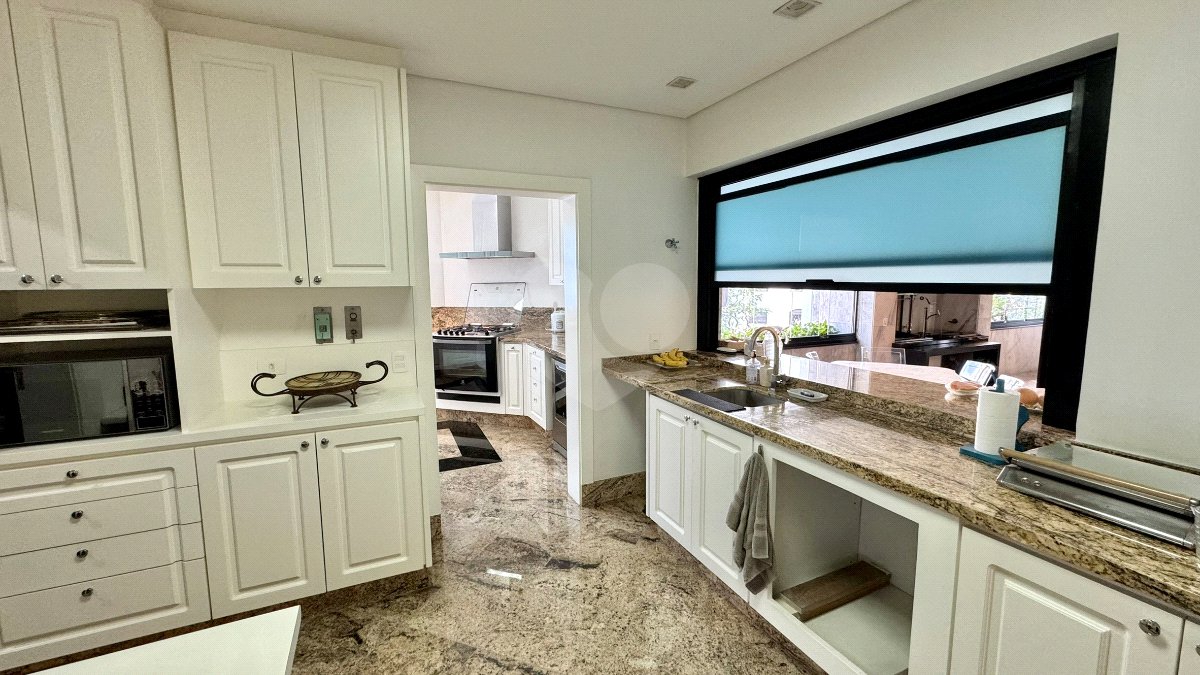 Apartamento à venda com 4 suítes em Moema, São Paulo, SP