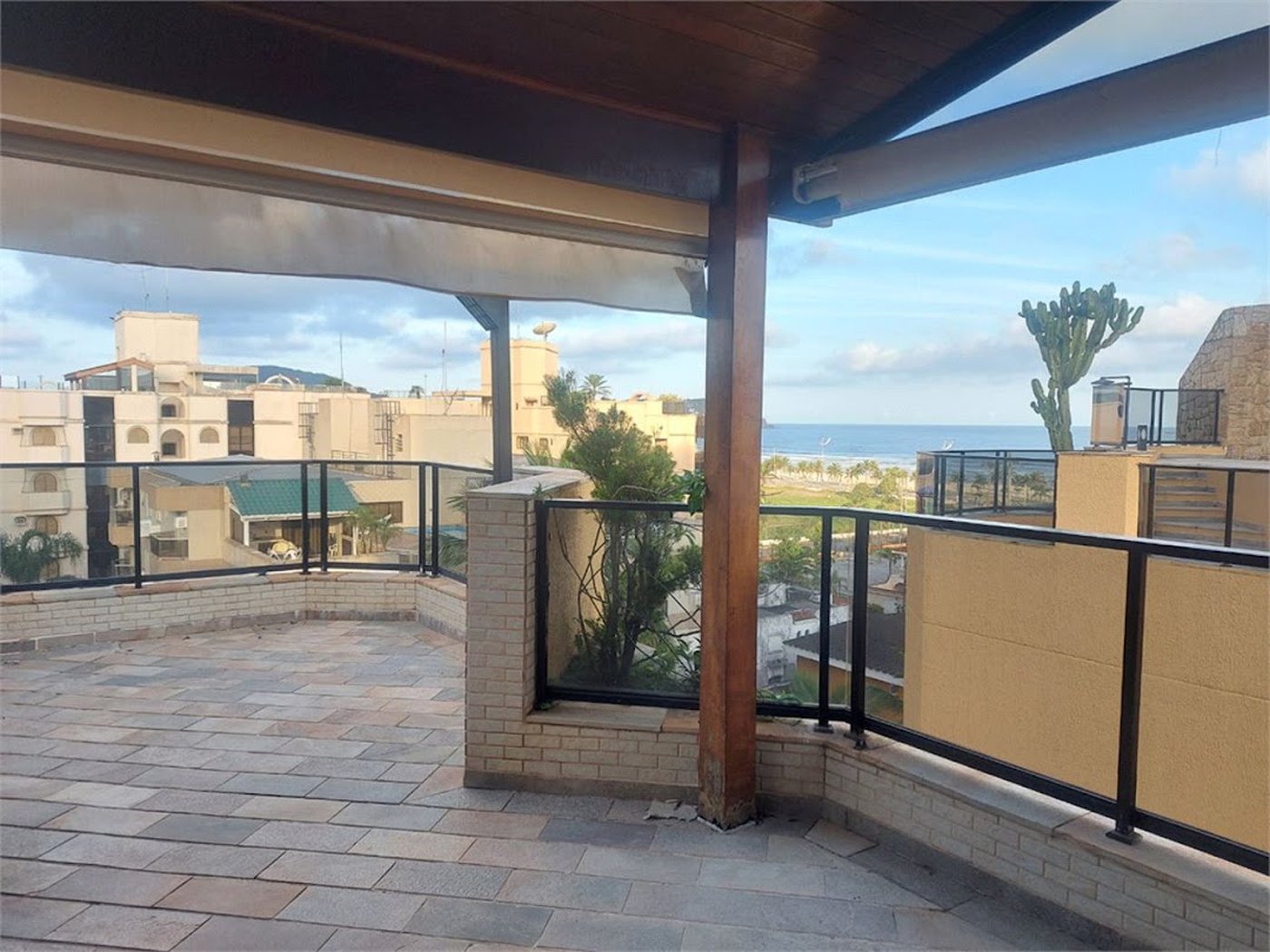 Apartamento Residencial à venda, Enseada, Guarujá - AP0517.