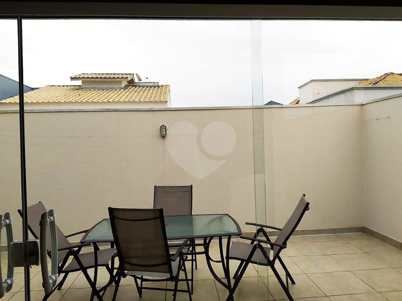 Casa à venda com 3 quartos, sendo 1 suíte,  no condomínio Golden Park Residence II, Sorocaba - SP