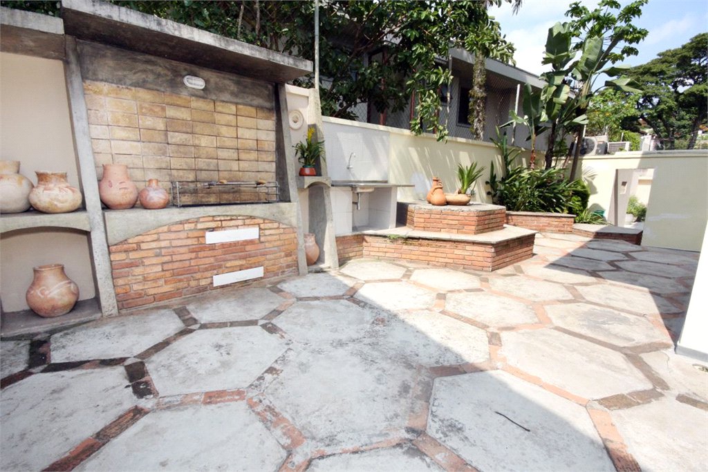Sobrado à venda ou para alugar com 5 quartos, sendo 2 suítes, em Alto da Boa Vista, São Paulo, SP