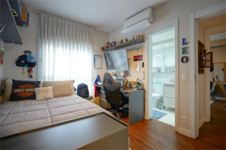 Apartamento à venda com 4 quartos, sendo 2 suítes, em Santo Amaro, São Paulo, SP